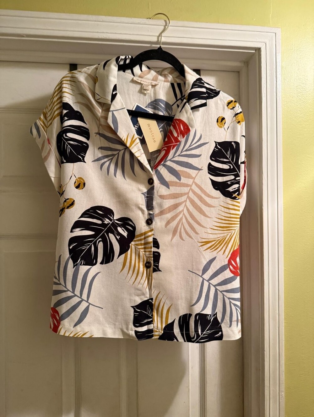 Monteau White Button-Up Shirt with Black, Red & Yellow Tropical Print